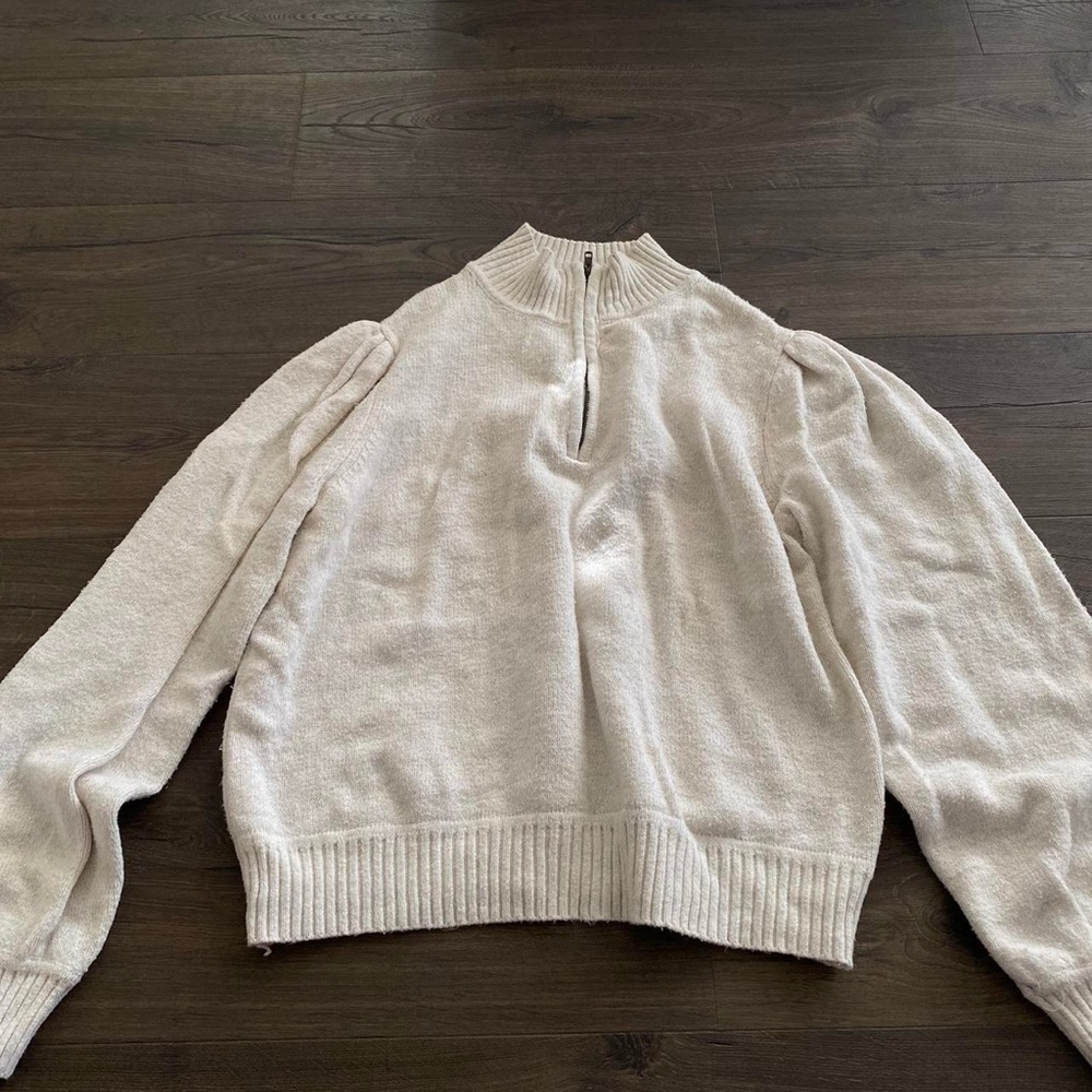 Women’s sweater size medium